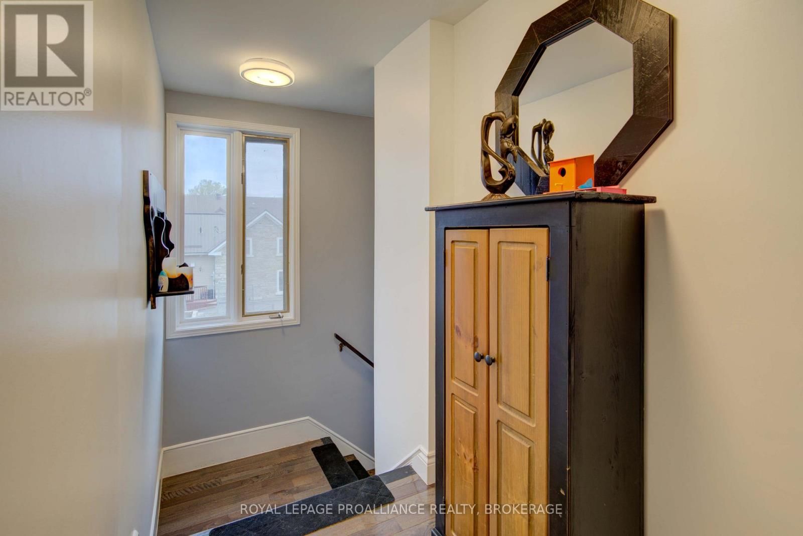 29 MAIN STREET Image 18