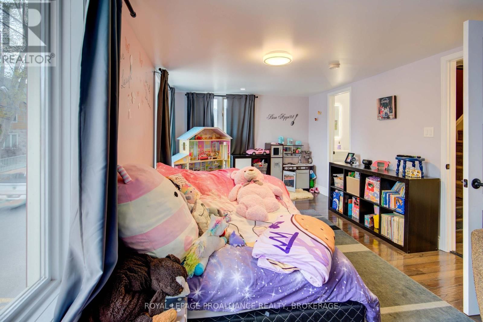 29 MAIN STREET Image 20