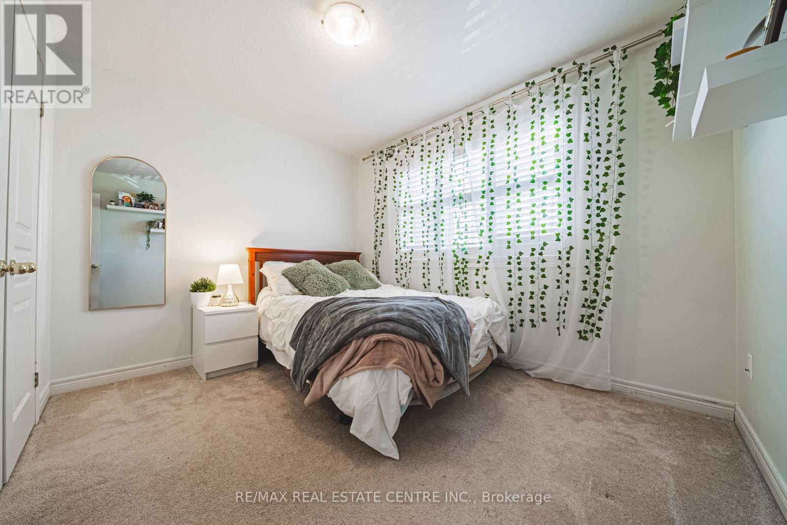 19 LIUNA COURT Image 28