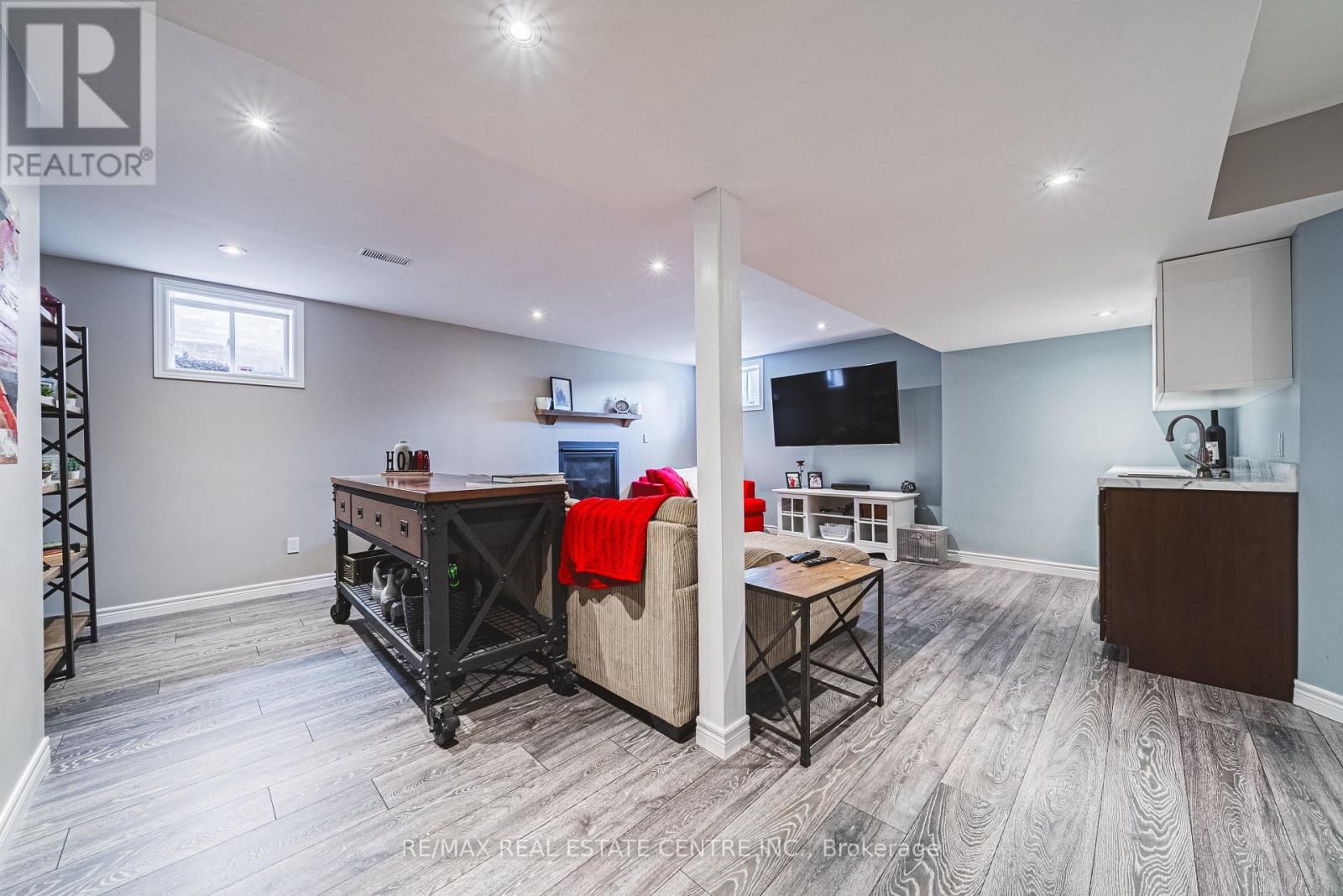 19 LIUNA COURT Image 32