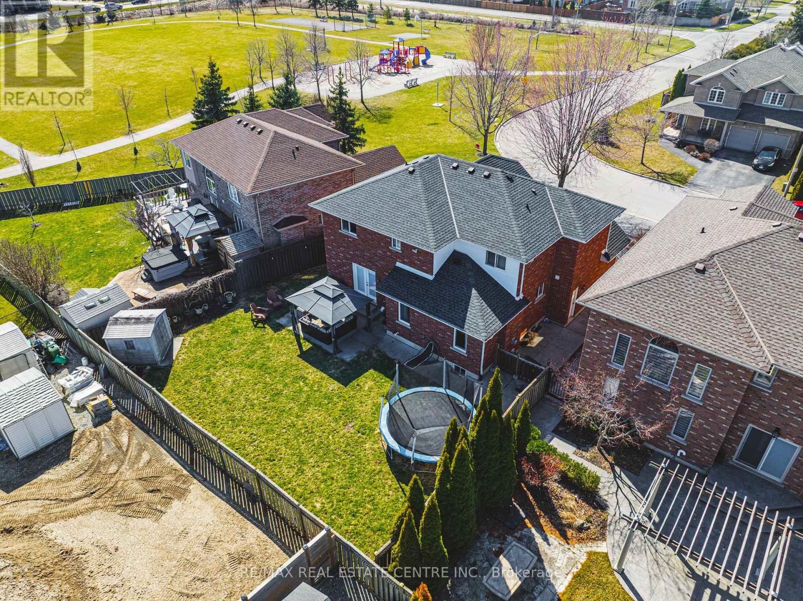 19 LIUNA COURT Image 44