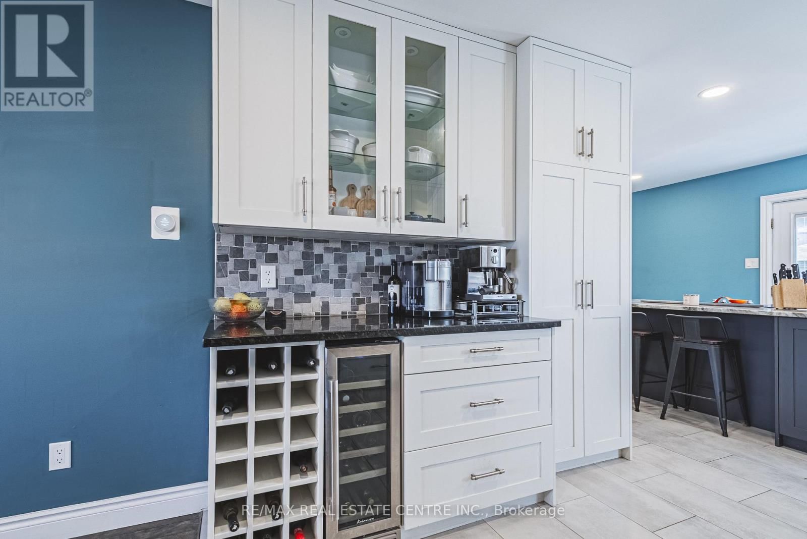 19 LIUNA COURT Image 9