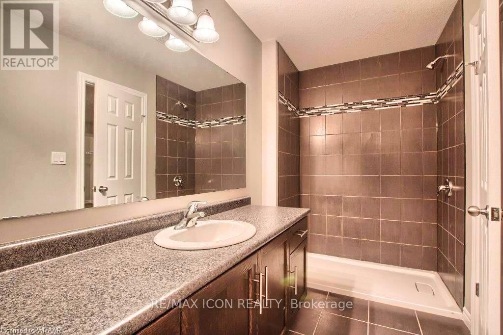 1360 CAEN AVENUE Image 12