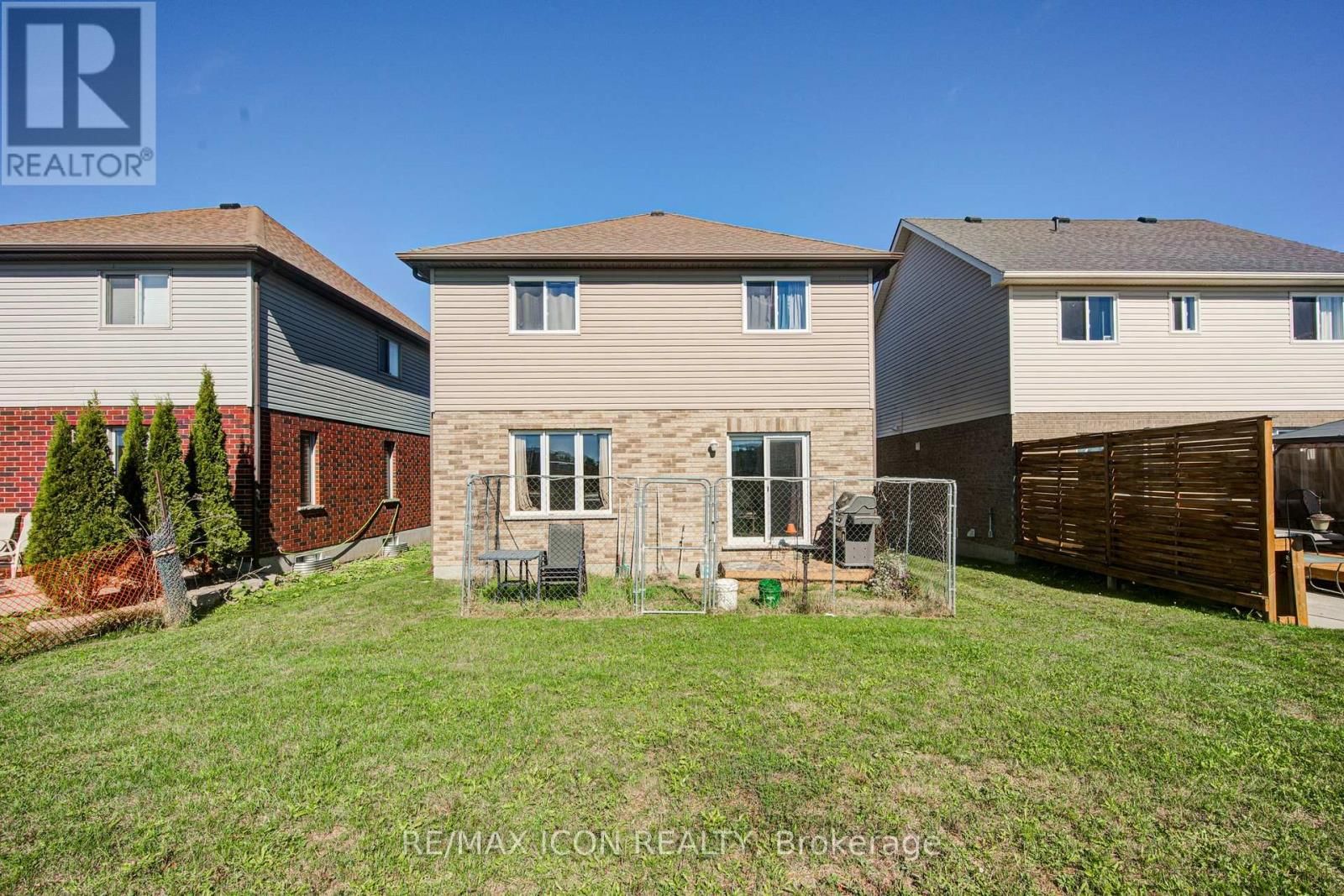 1360 CAEN AVENUE Image 24