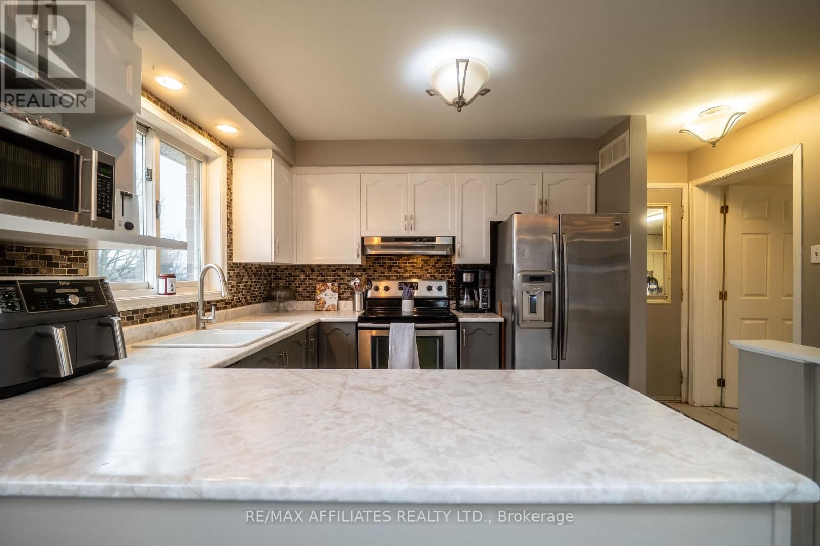 885 TOWNLINE ROAD Image 14