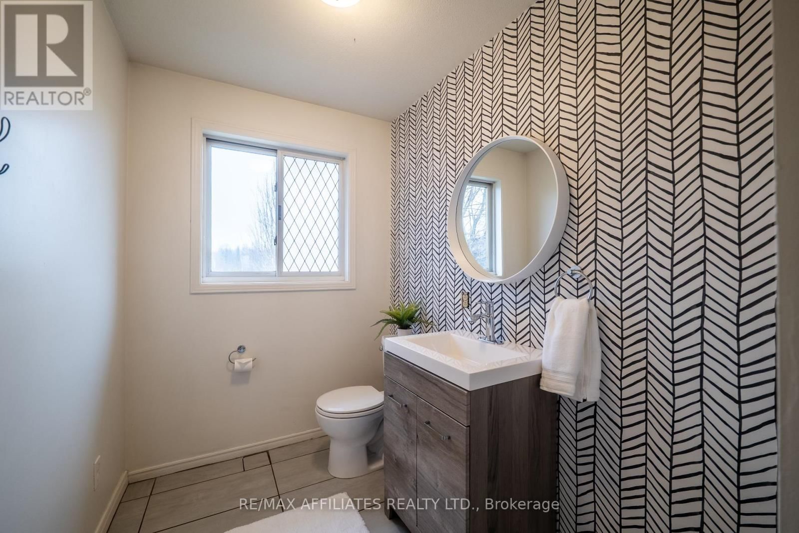 885 TOWNLINE ROAD Image 23