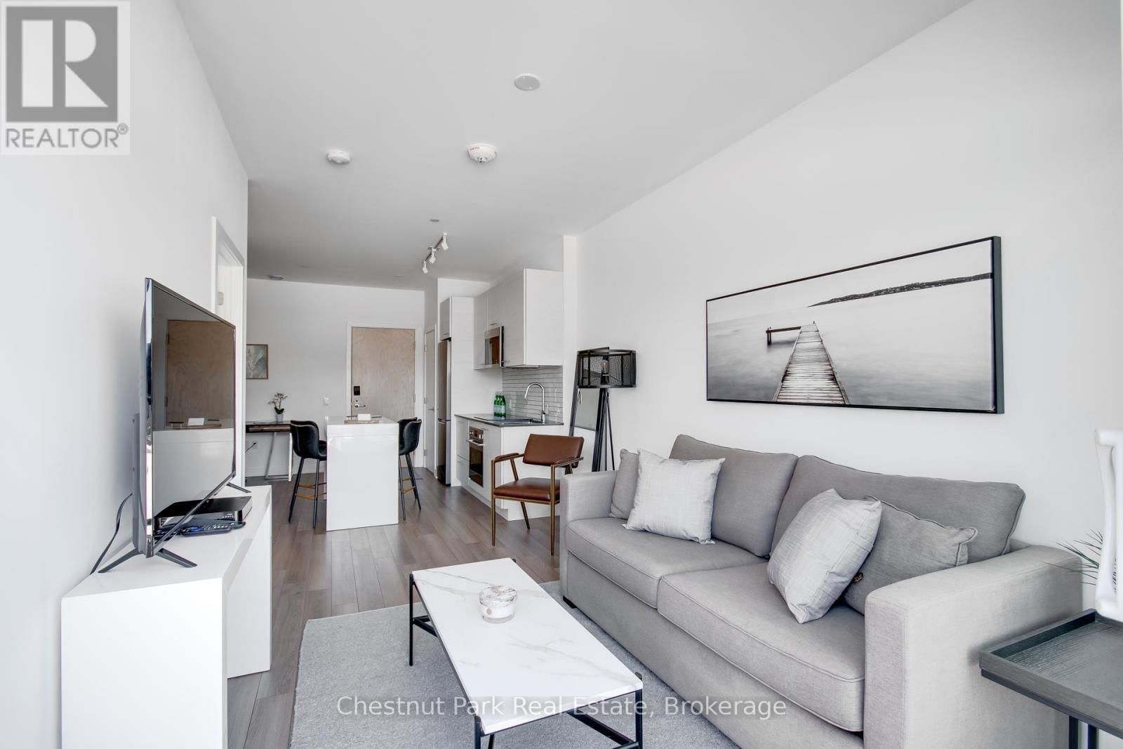 404 - 120 CARRICK TRAIL Image 16