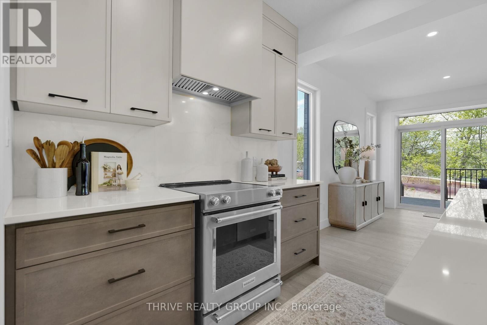 64 - 101 MEADOWLILY ROAD SOUTH Image 12