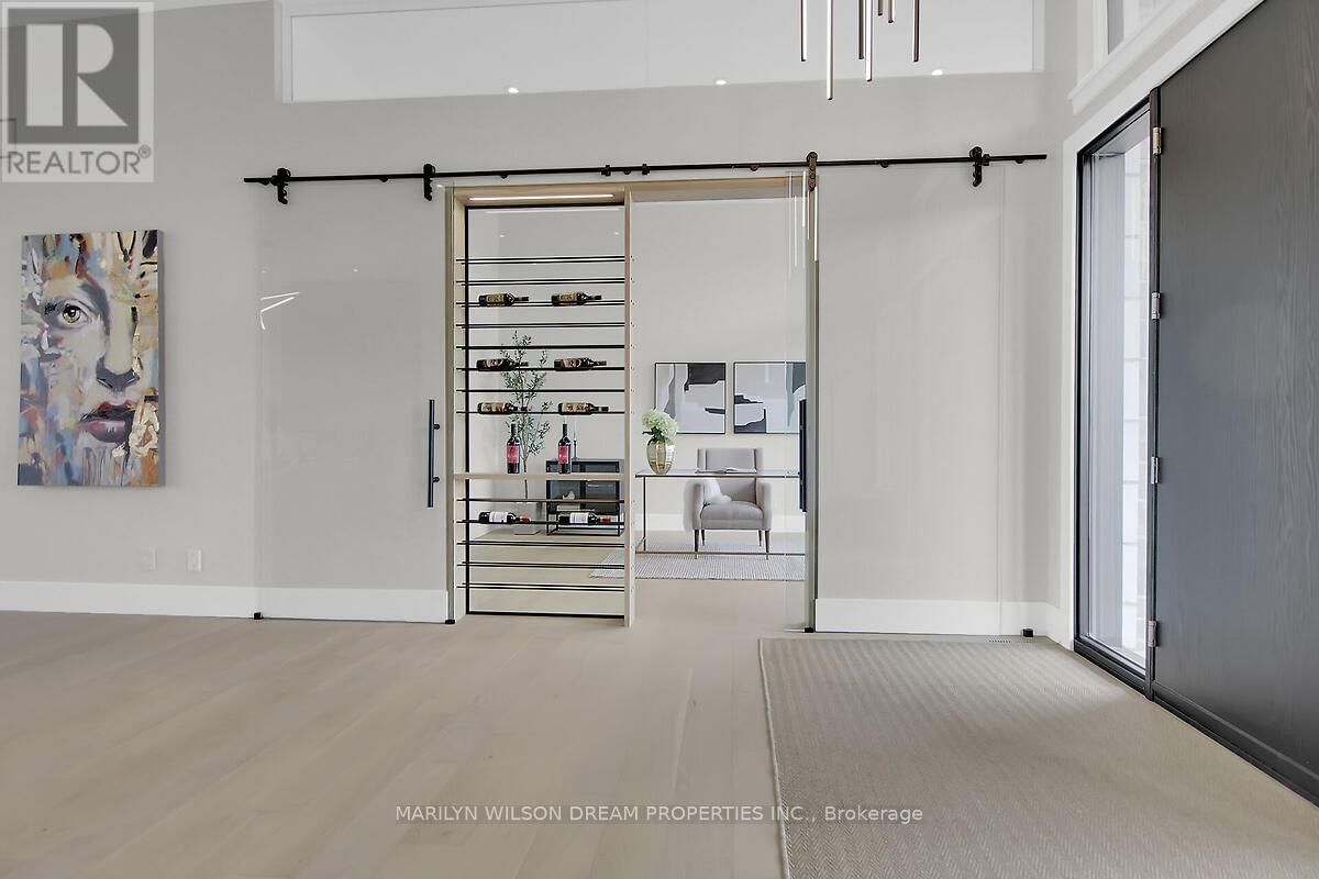 1070 GREEN JACKET CRESCENT Image 21