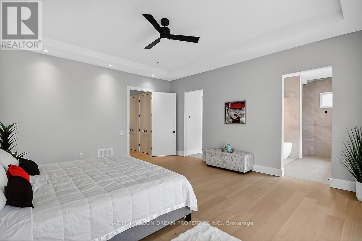 1070 GREEN JACKET CRESCENT Image 26