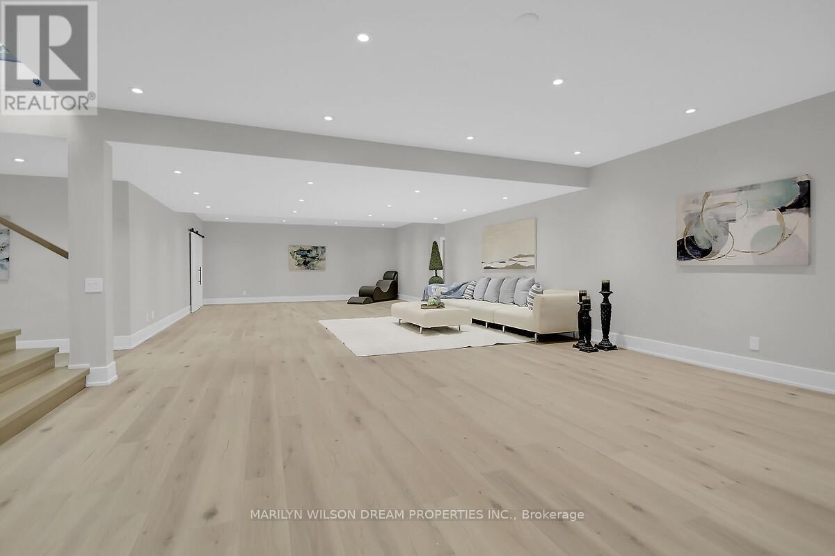 1070 GREEN JACKET CRESCENT Image 37