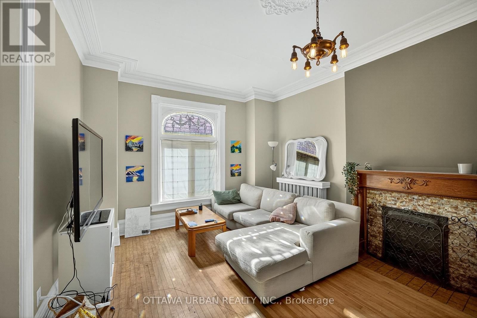 101 STRATHCONA AVENUE Image 8