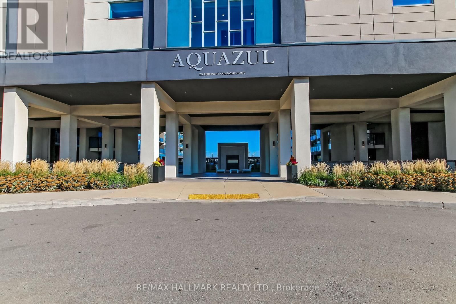 807 - 16 CONCORD PLACE Image 2