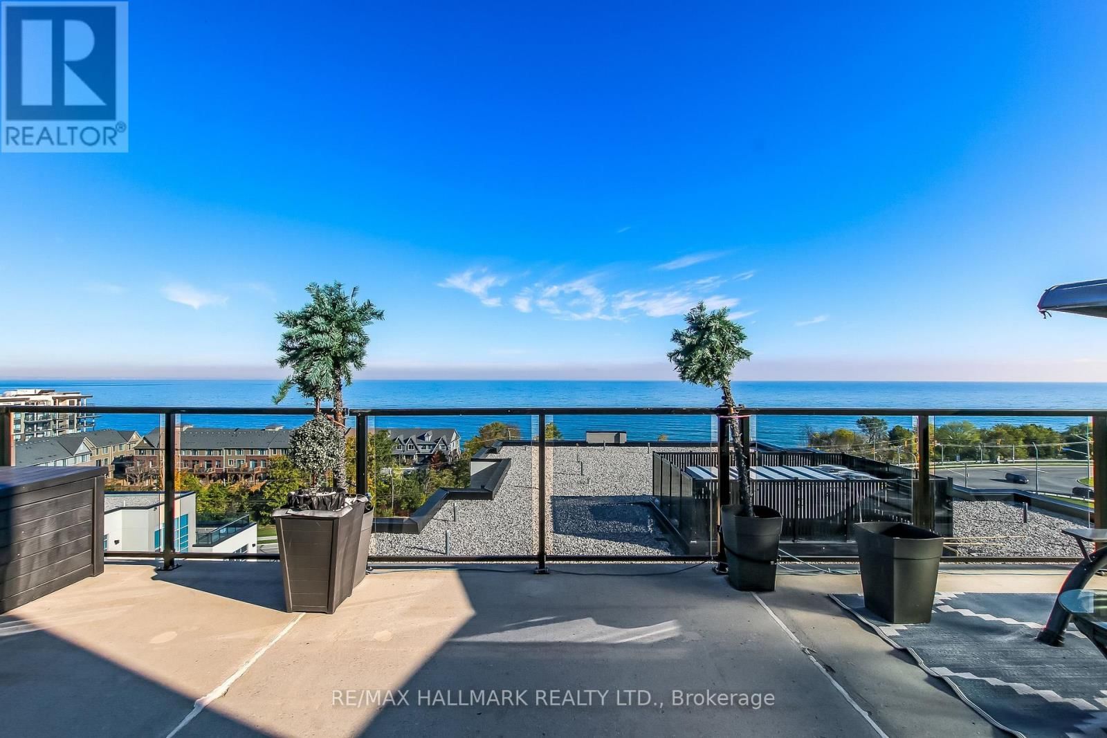 807 - 16 CONCORD PLACE Image 22