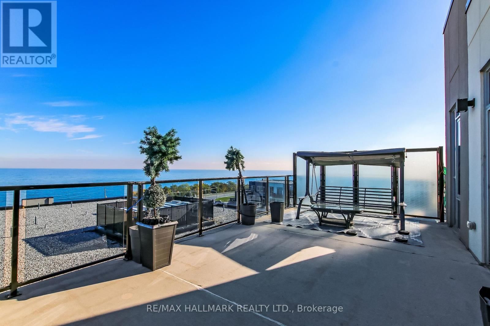 807 - 16 CONCORD PLACE Image 23