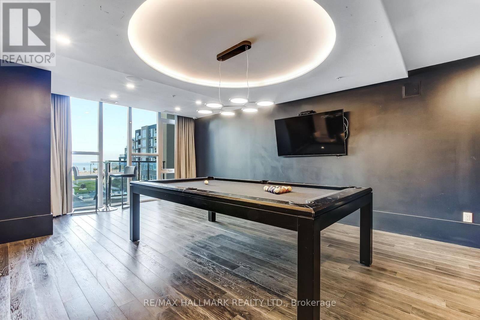 807 - 16 CONCORD PLACE Image 26