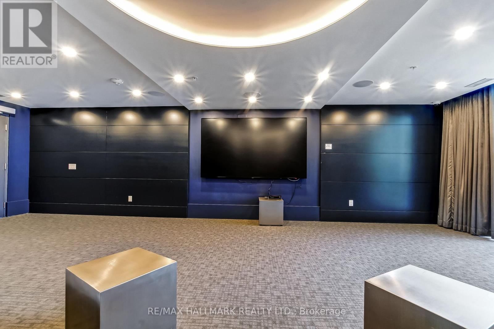 807 - 16 CONCORD PLACE Image 37