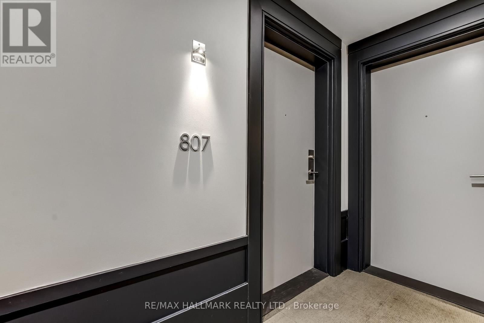 807 - 16 CONCORD PLACE Image 7