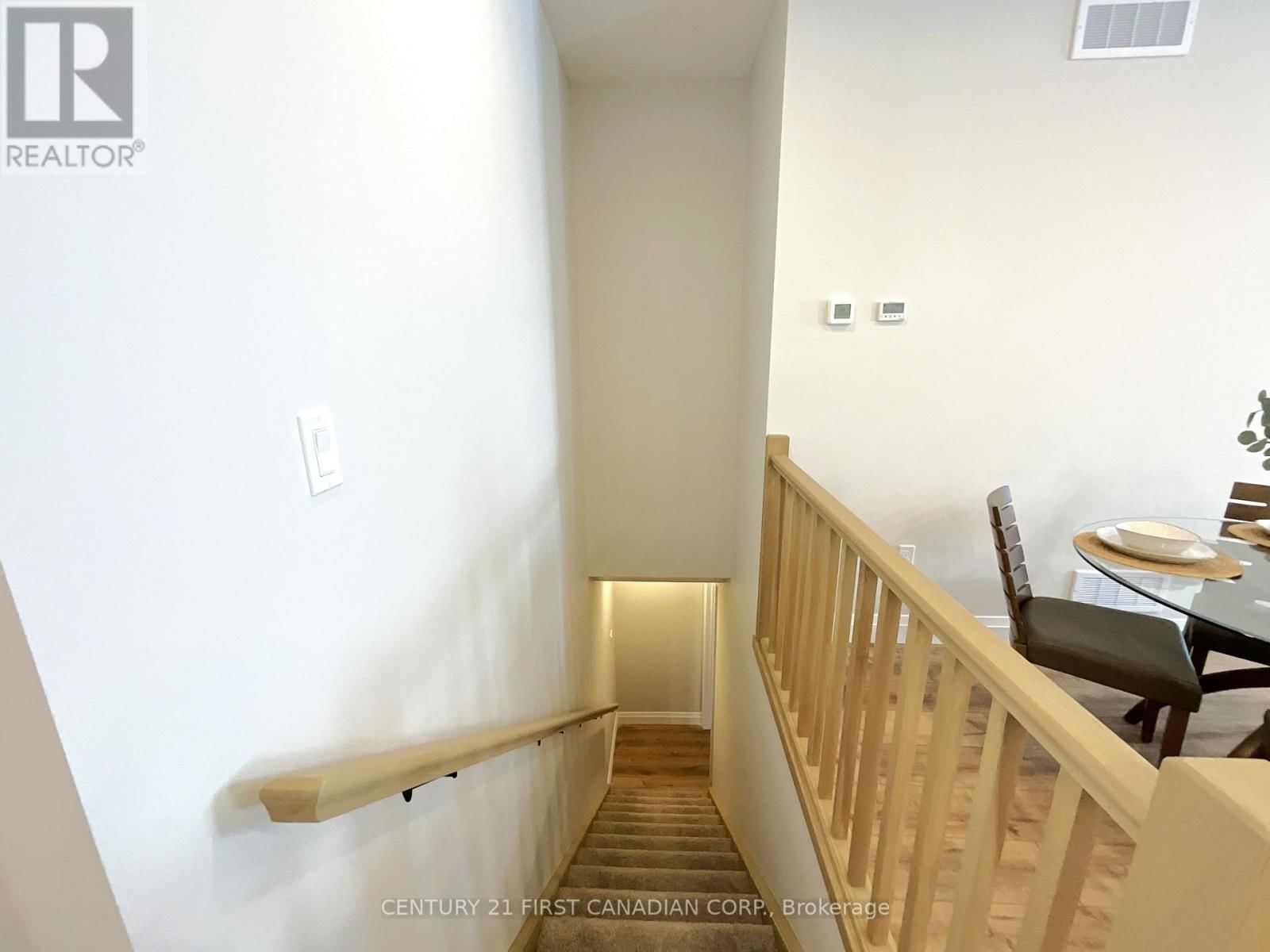 56 POSTMA CRESCENT Image 12