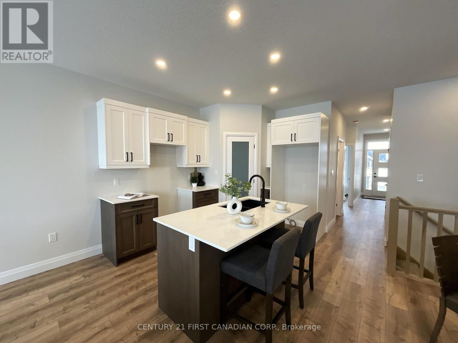 56 POSTMA CRESCENT Image 14