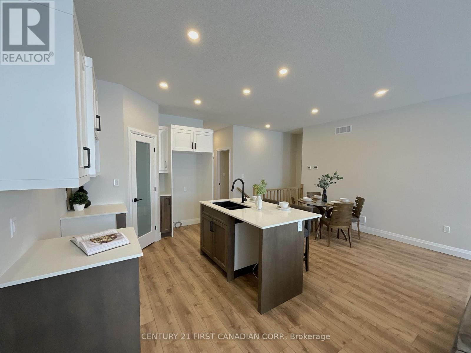 56 POSTMA CRESCENT Image 16