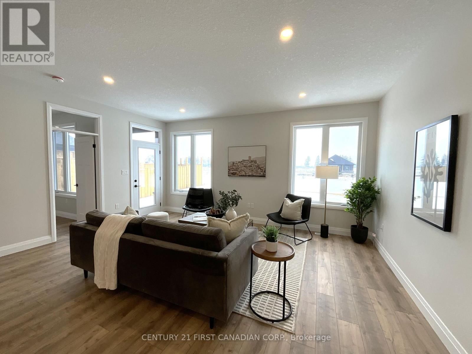 56 POSTMA CRESCENT Image 17