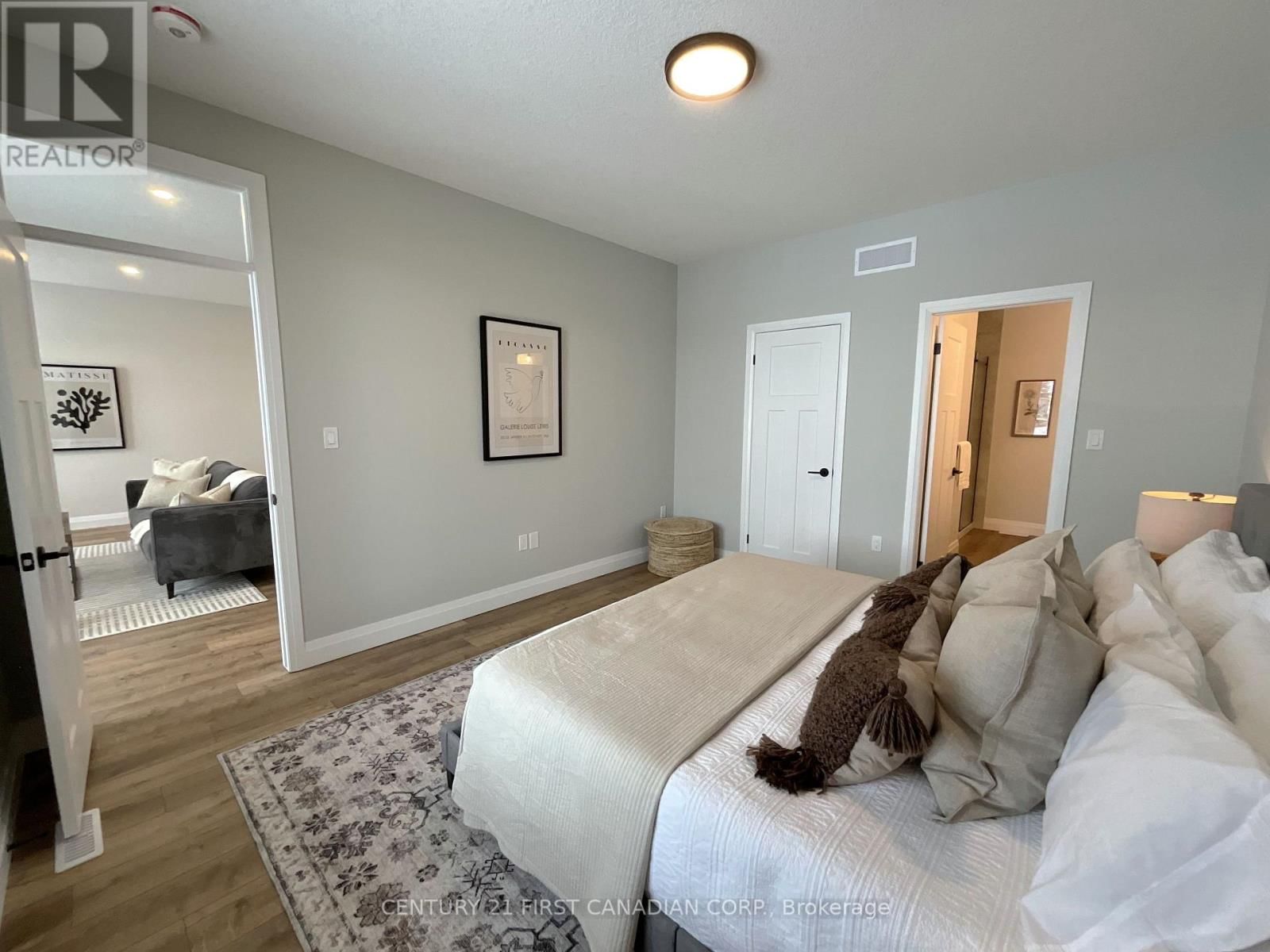 56 POSTMA CRESCENT Image 22