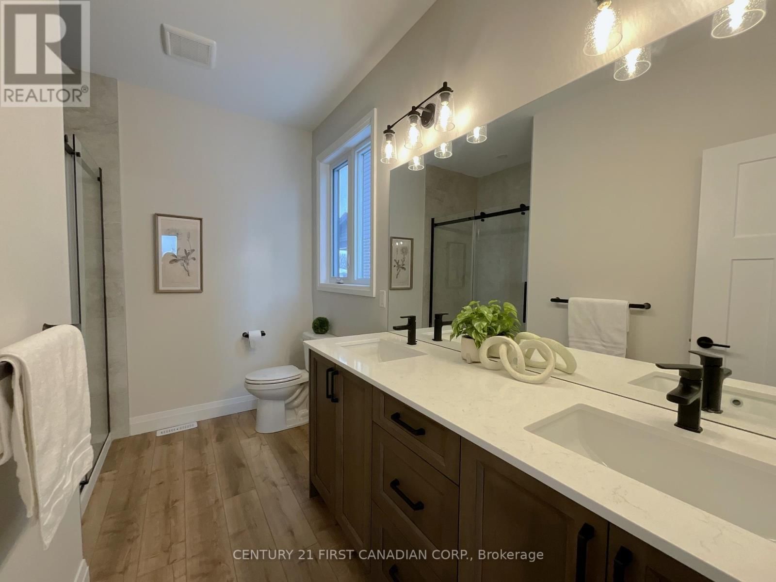 56 POSTMA CRESCENT Image 24