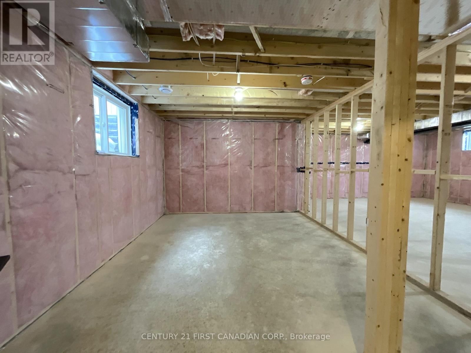 56 POSTMA CRESCENT Image 28