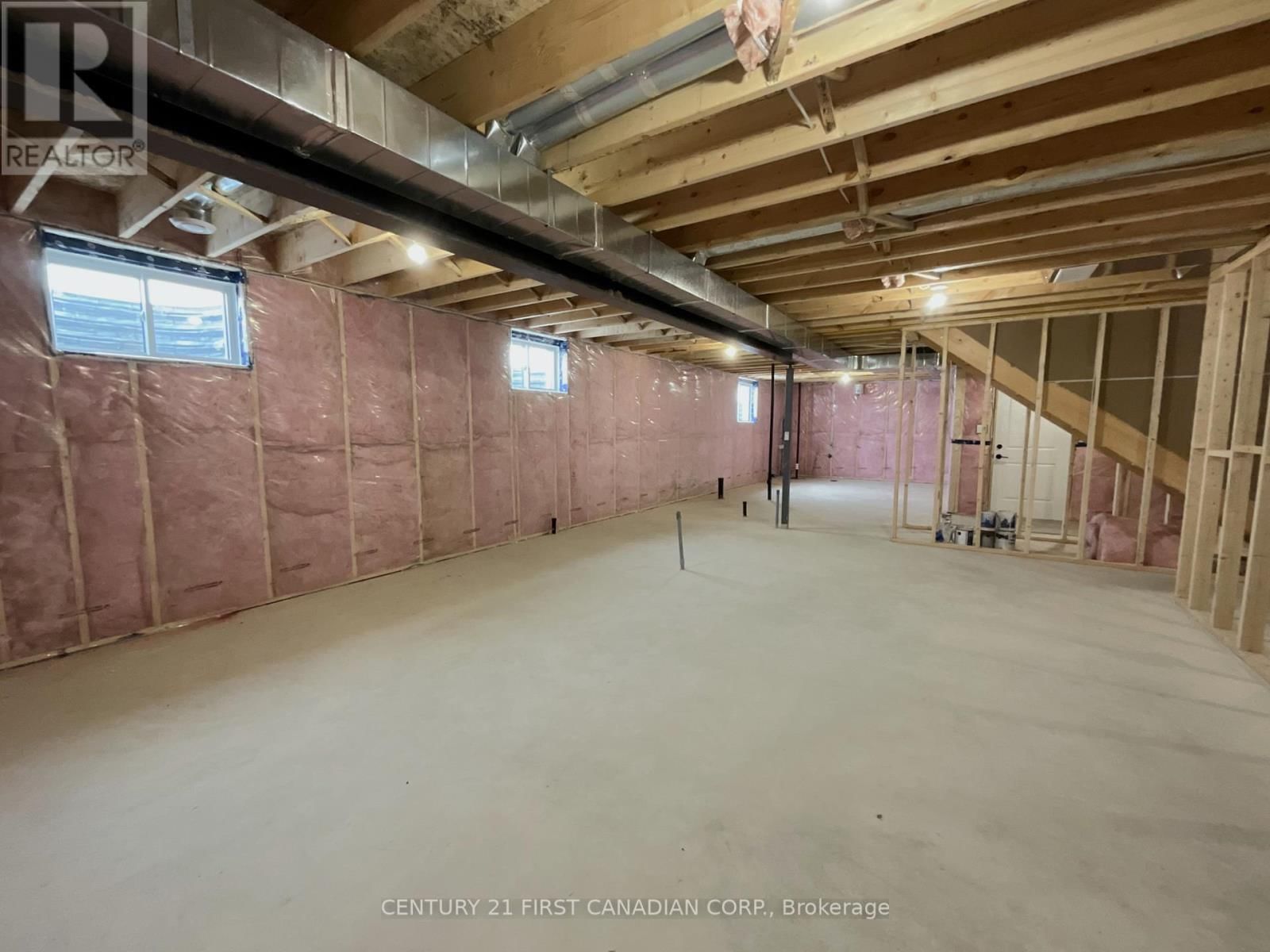 56 POSTMA CRESCENT Image 30