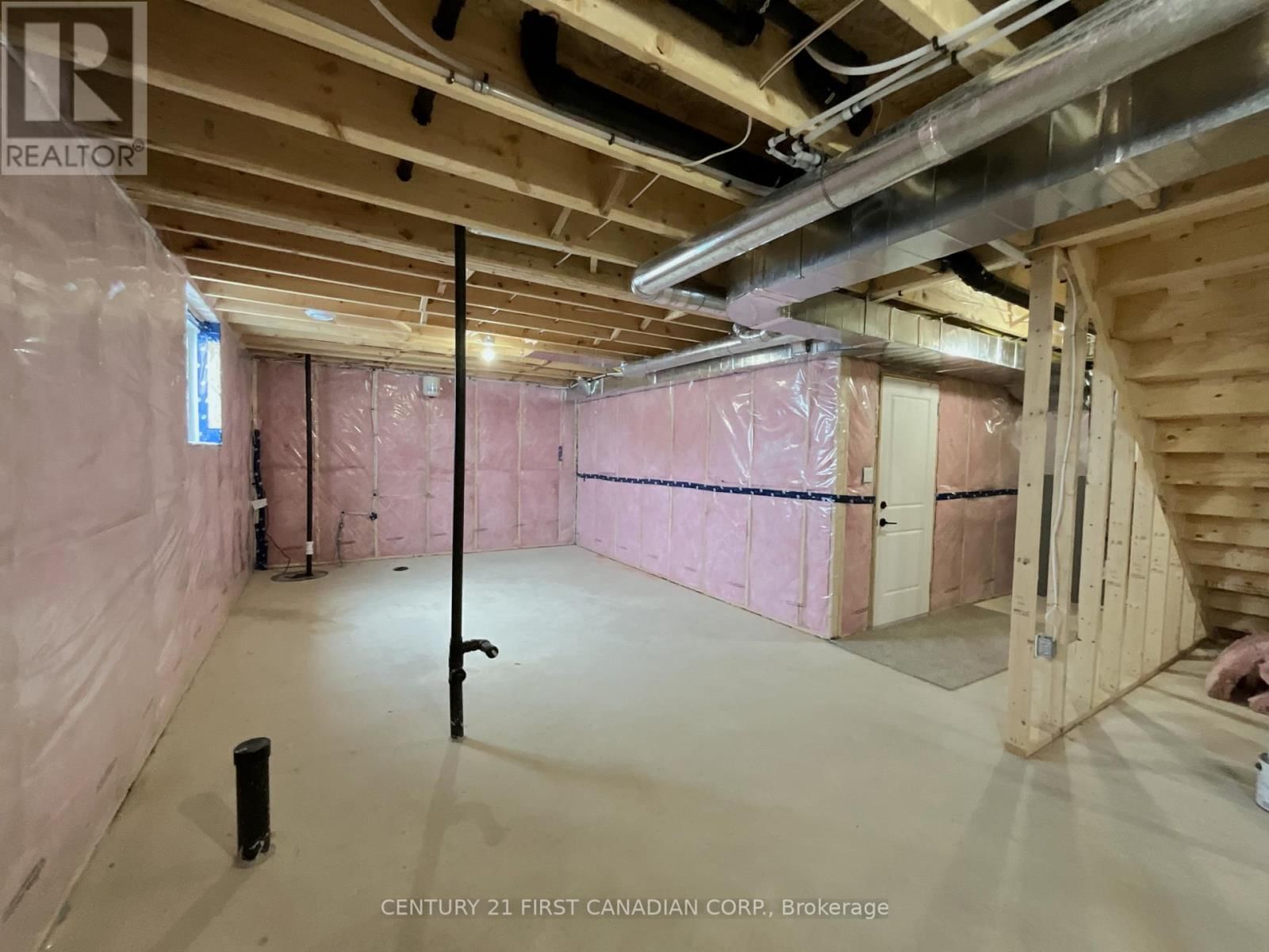 56 POSTMA CRESCENT Image 31