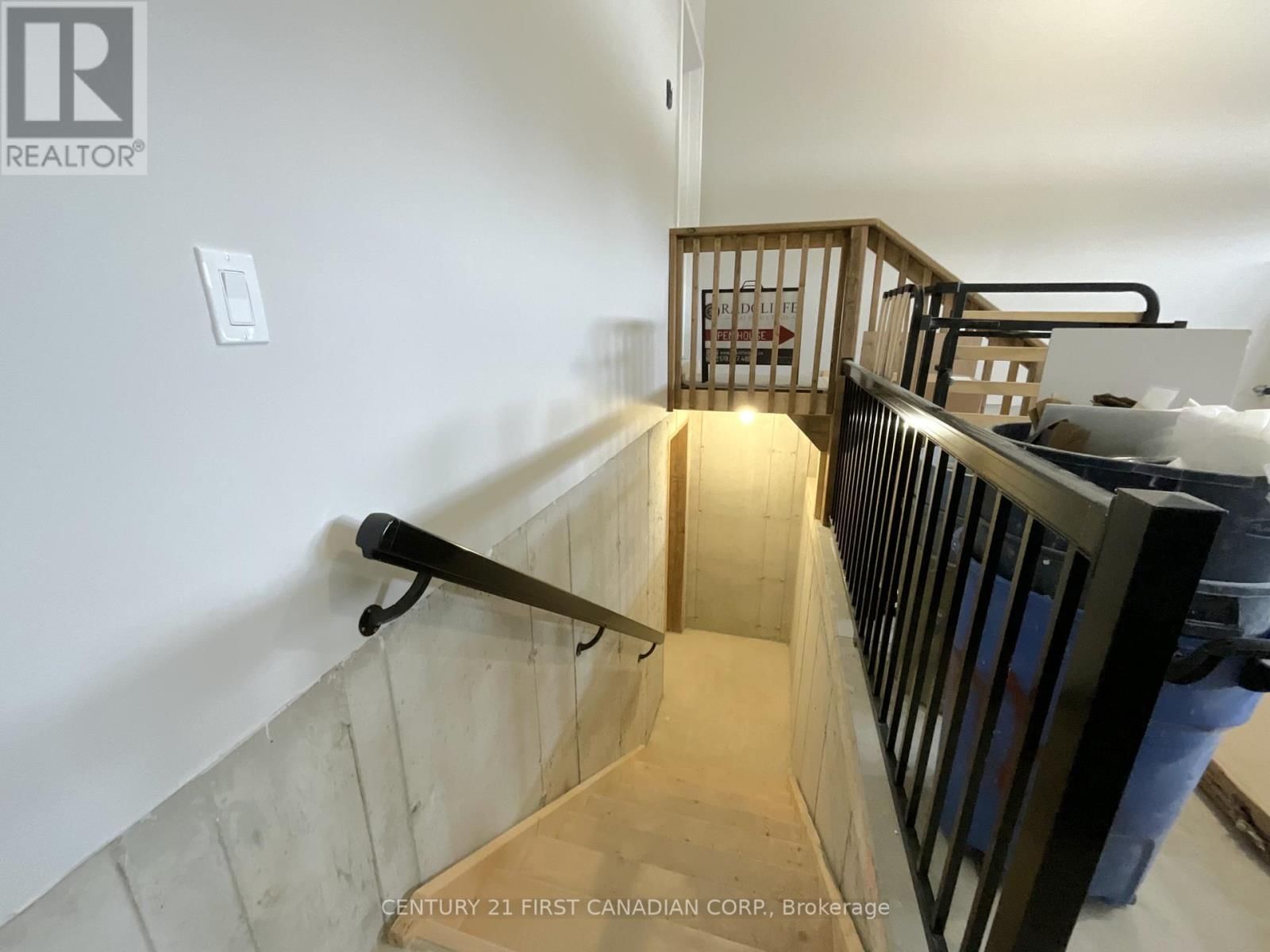 56 POSTMA CRESCENT Image 32