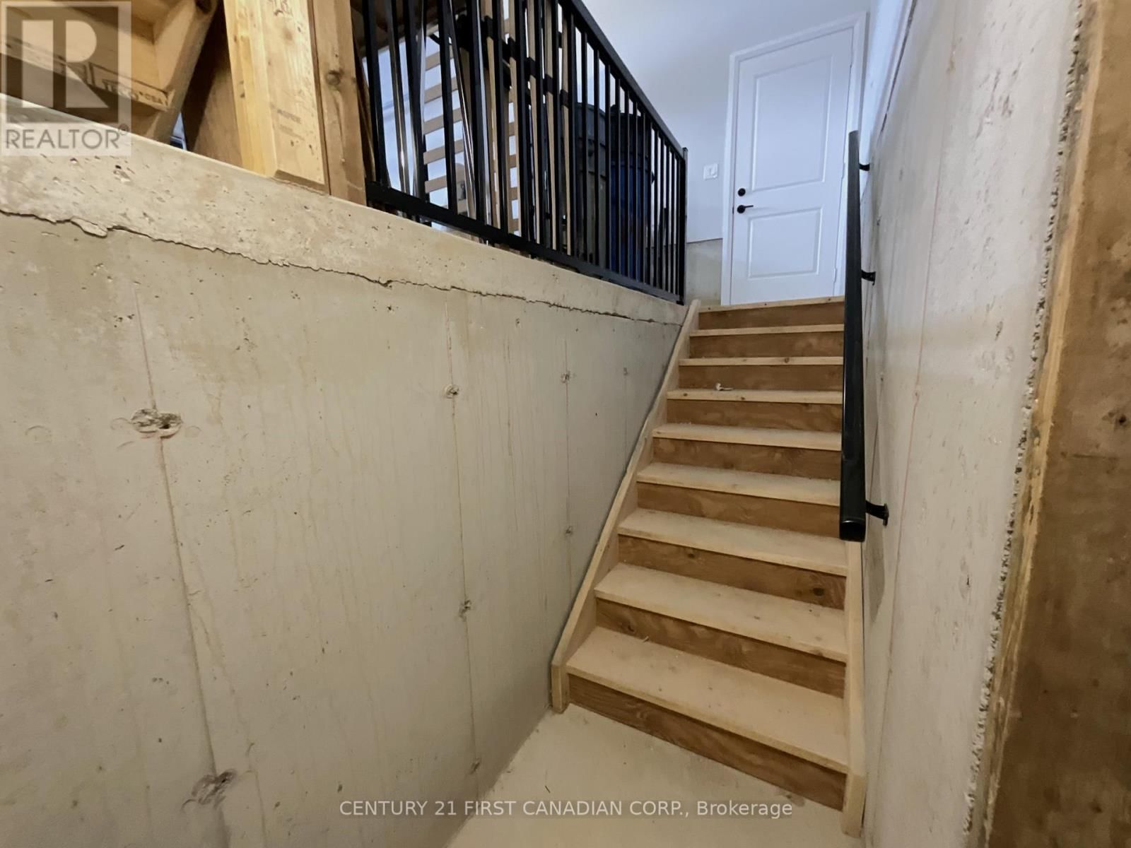 56 POSTMA CRESCENT Image 33