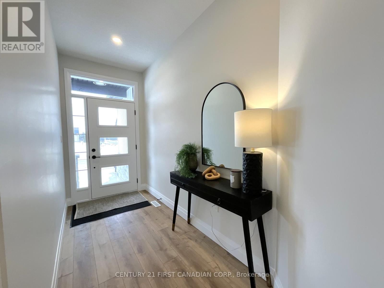 56 POSTMA CRESCENT Image 4