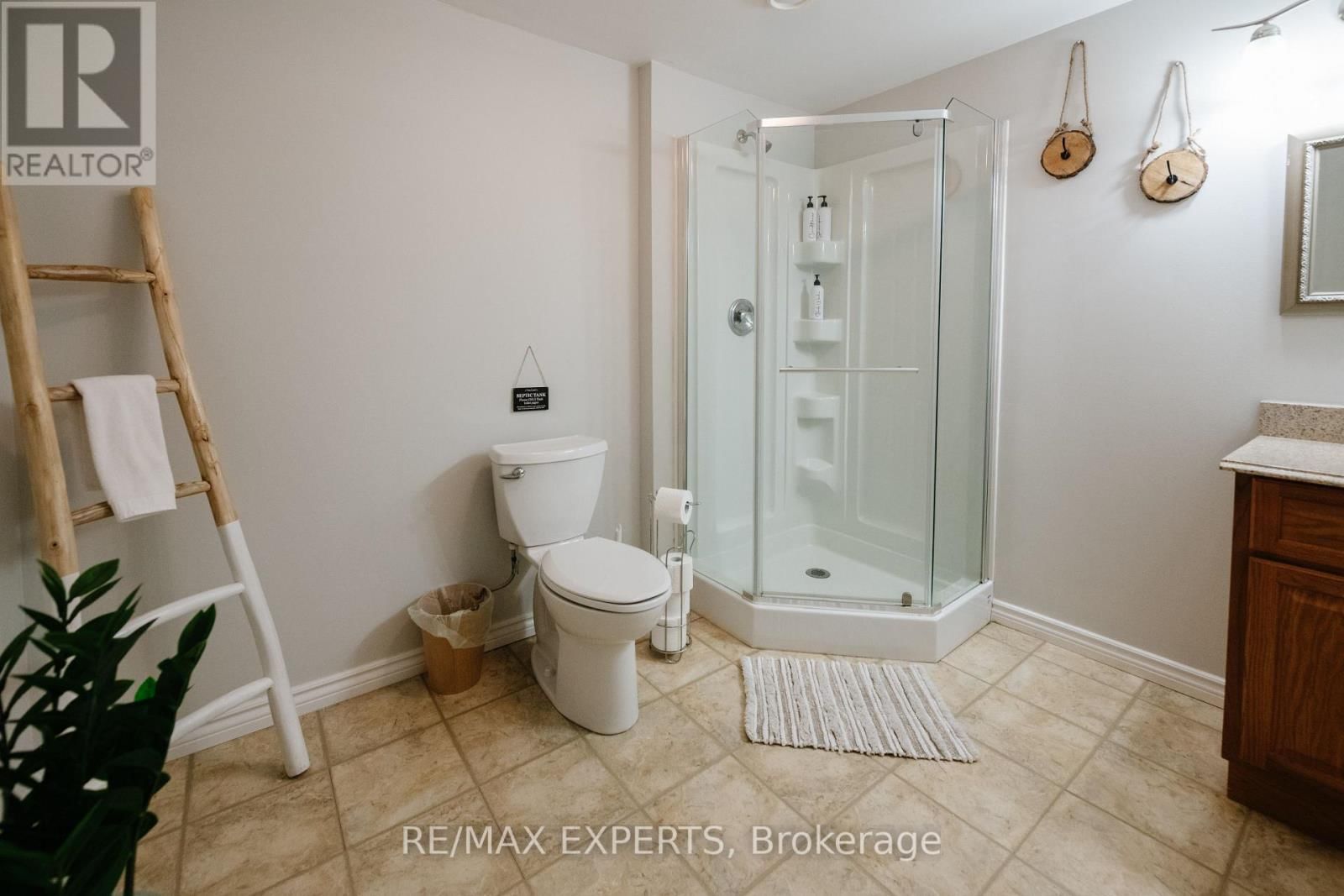 1216 MIRIAM DRIVE Image 21