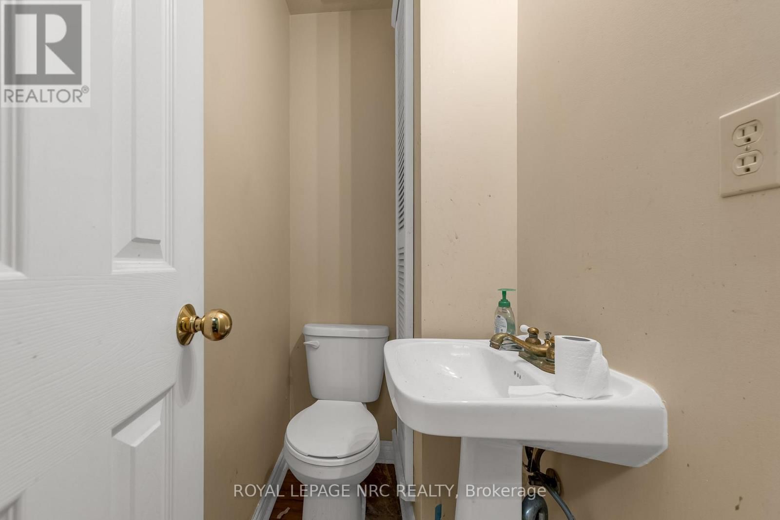 192 BURGAR STREET Image 12