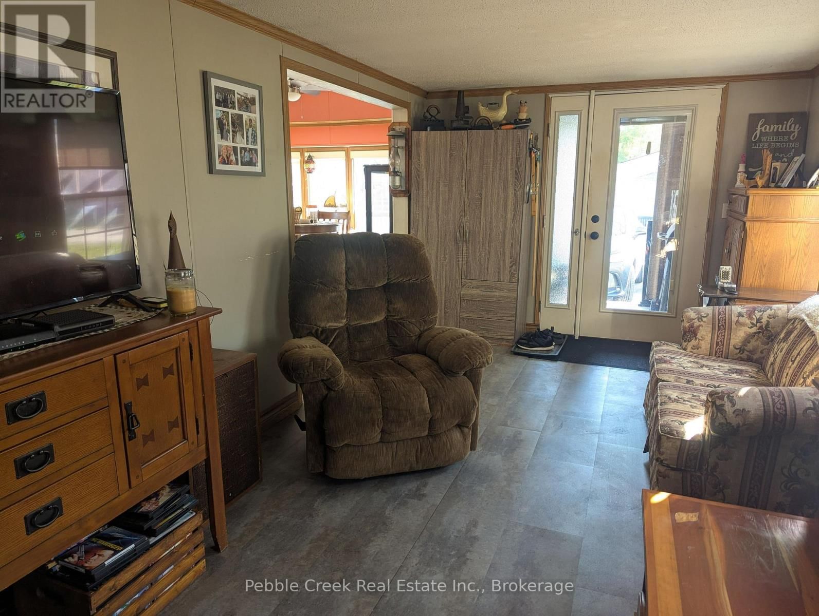 E8 - 77794 ORCHARD LINE Image 13