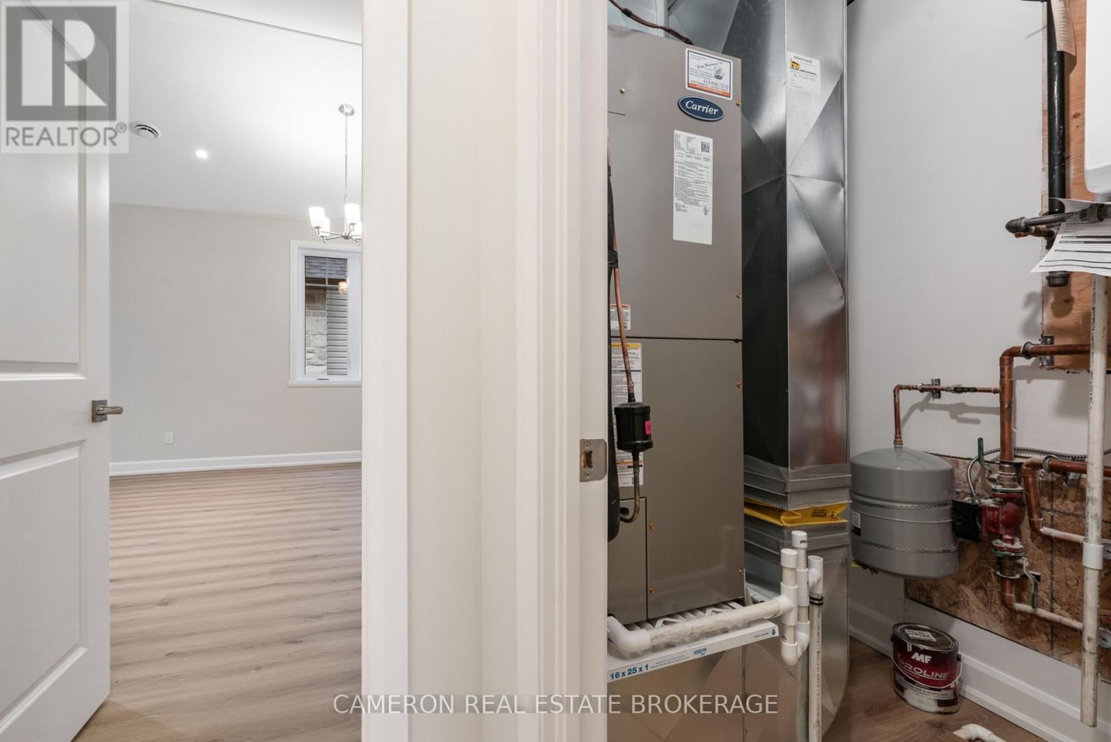 3149 MAURICY STREET Image 17