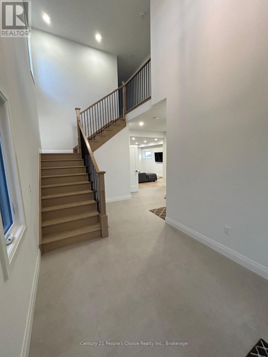 43 WEYMOUTH STREET Image 17