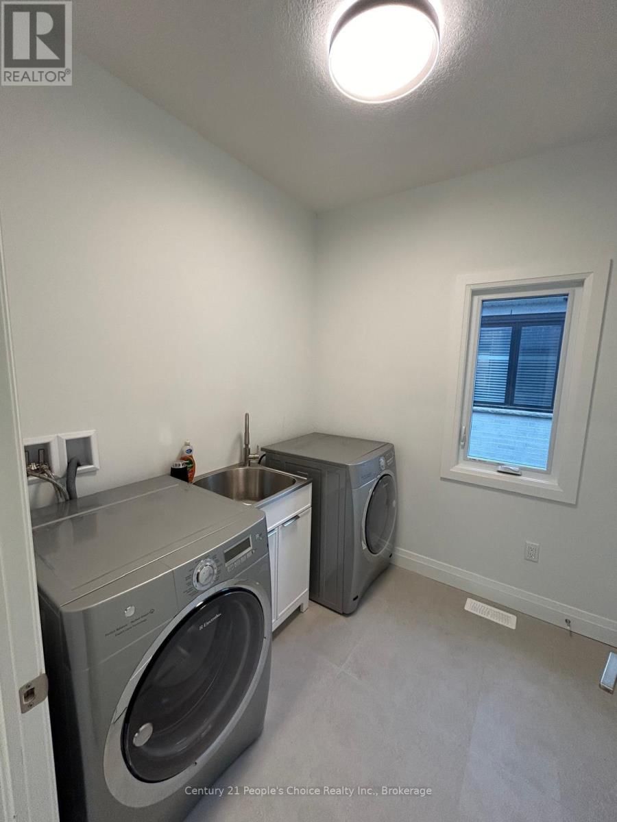 43 WEYMOUTH STREET Image 18