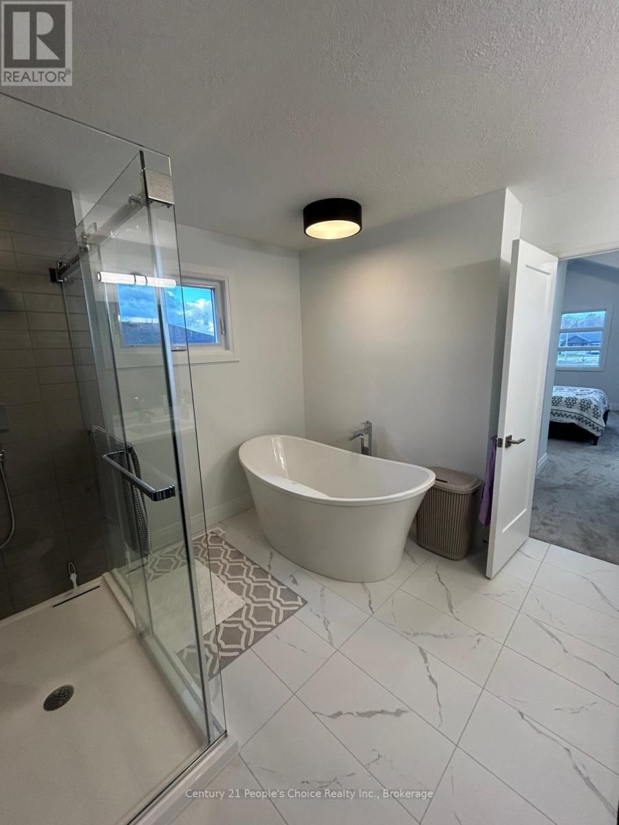 43 WEYMOUTH STREET Image 28