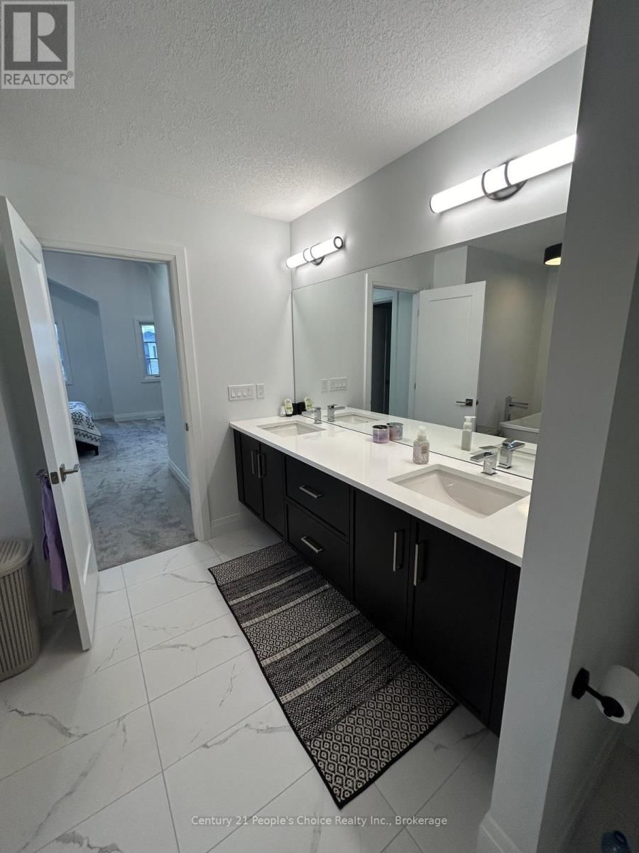 43 WEYMOUTH STREET Image 29