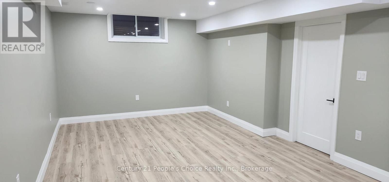 43 WEYMOUTH STREET Image 40