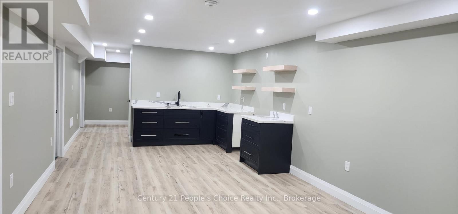 43 WEYMOUTH STREET Image 44