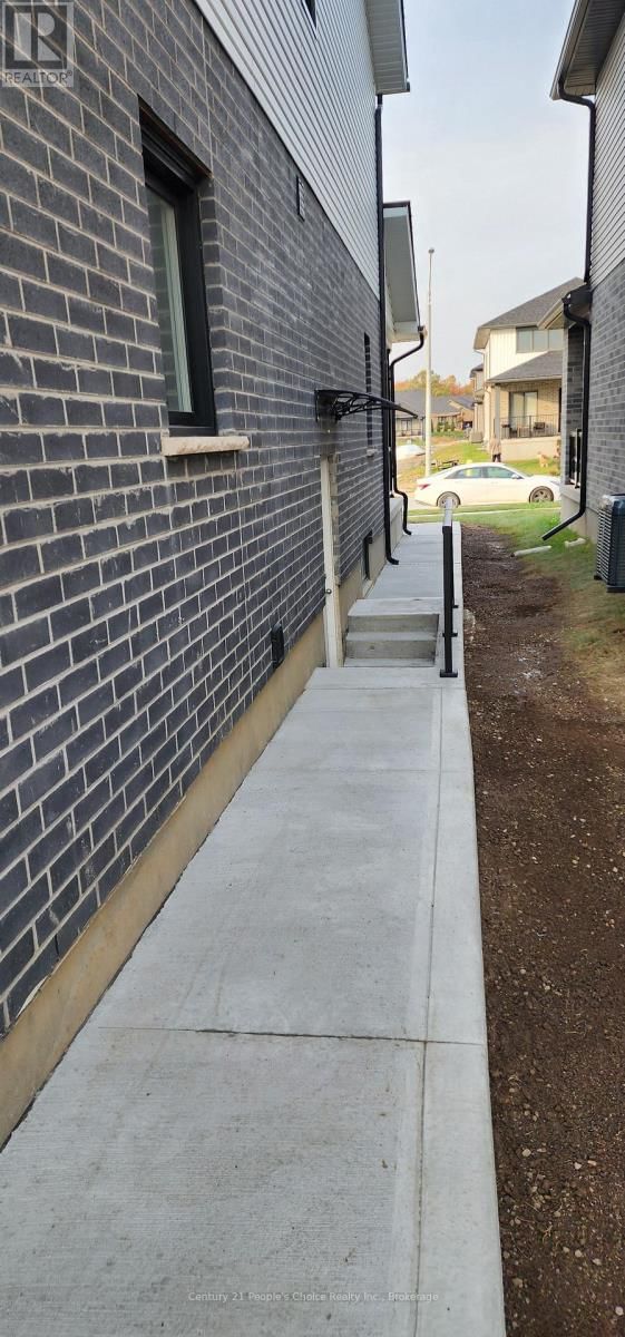 43 WEYMOUTH STREET Image 8