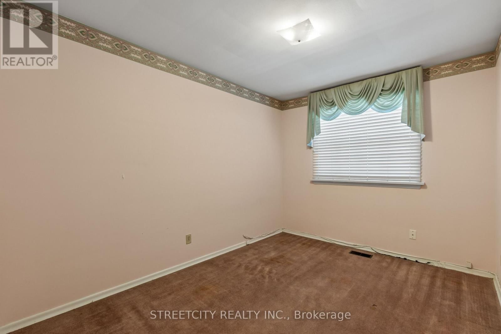 159 CENTRE STREET Image 19