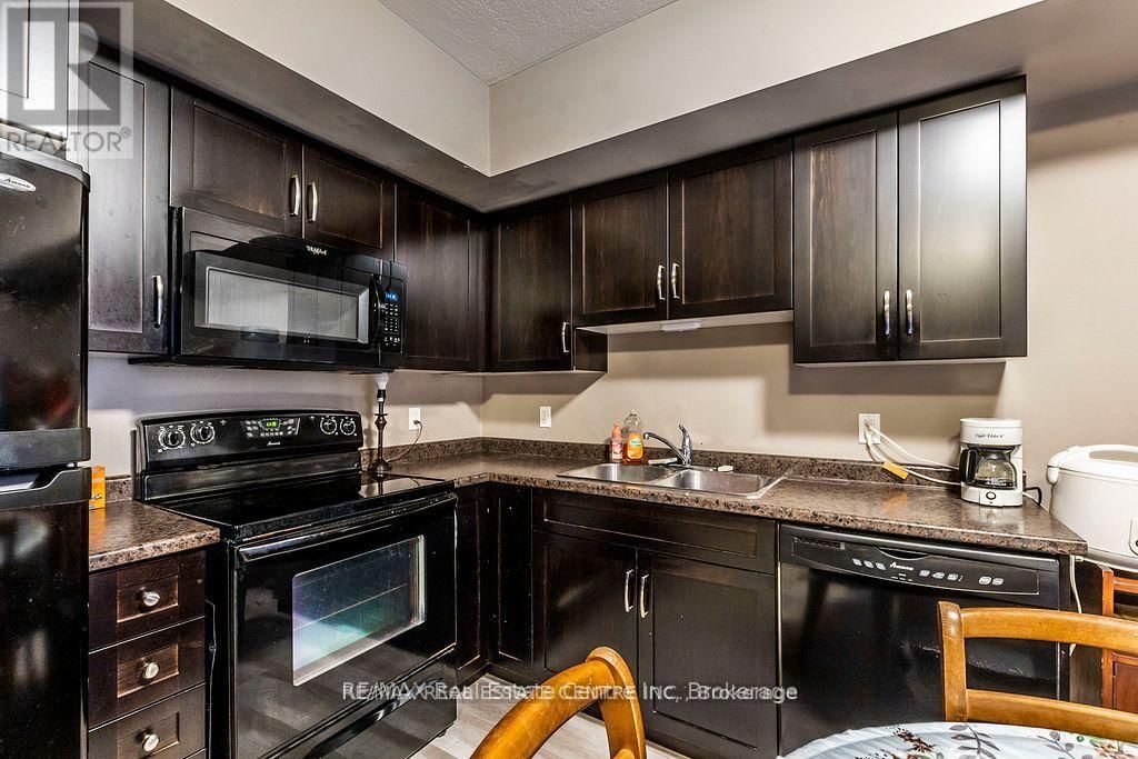 8B - 38 HOWE DRIVE Image 10