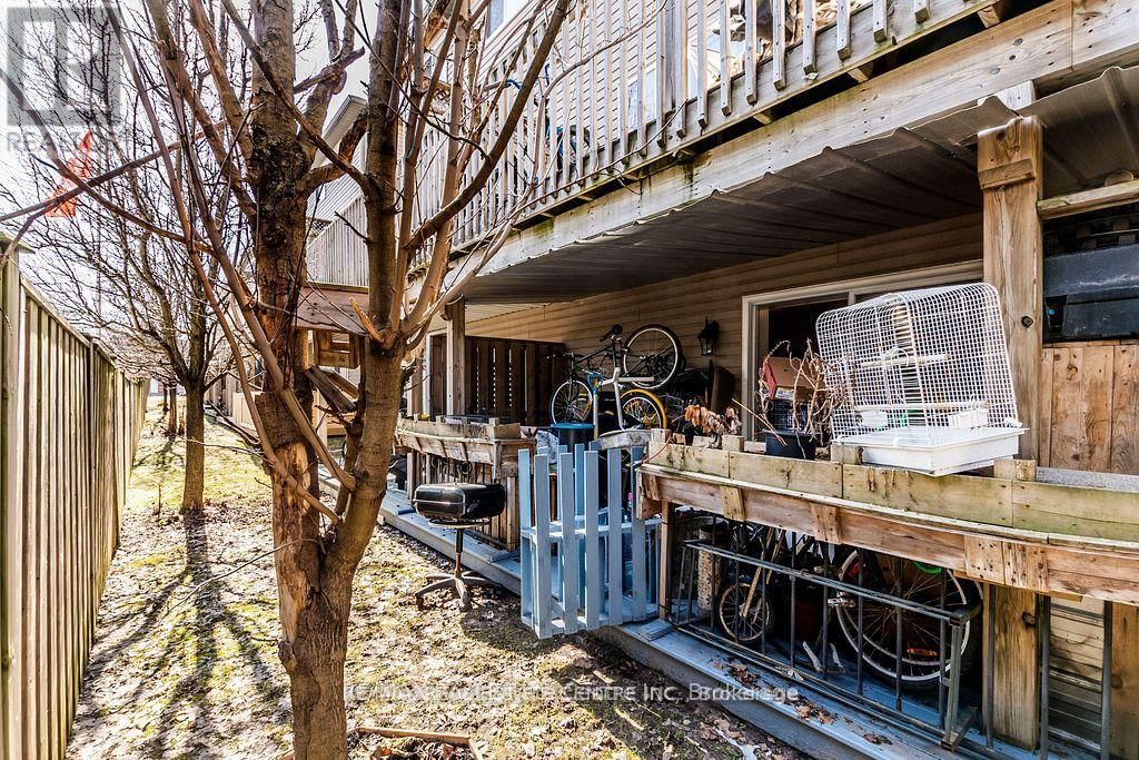 8B - 38 HOWE DRIVE Image 18