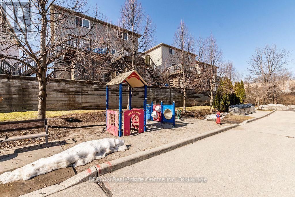 8B - 38 HOWE DRIVE Image 19