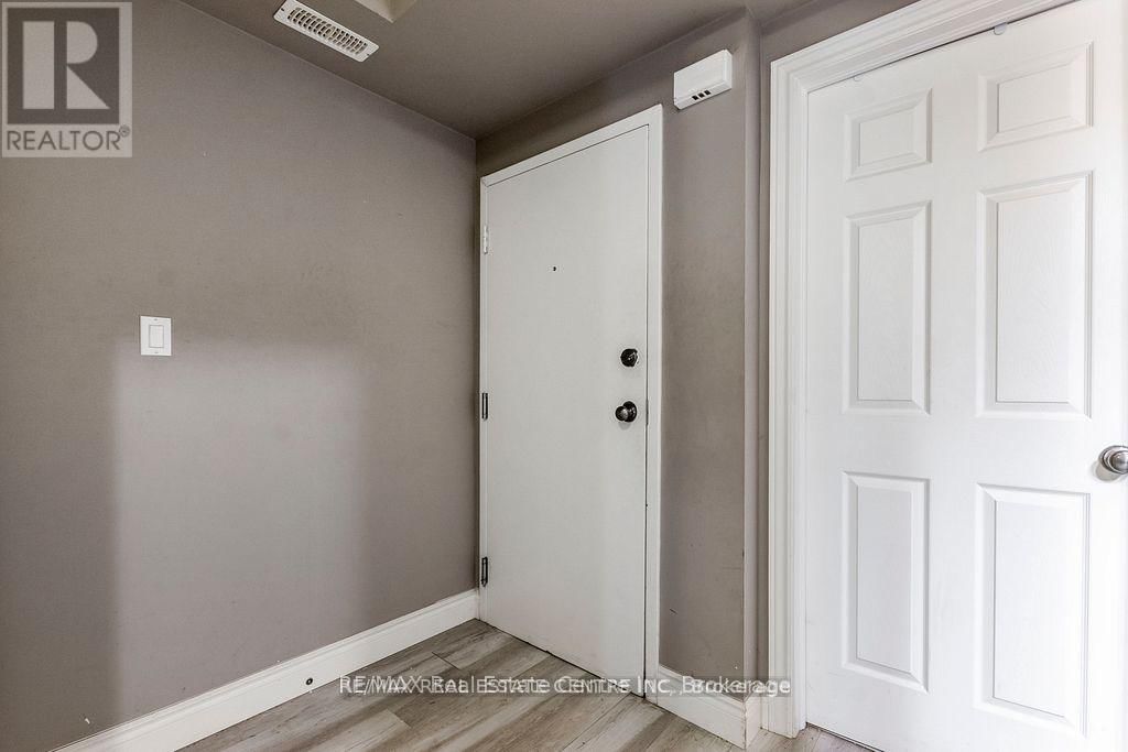 8B - 38 HOWE DRIVE Image 5